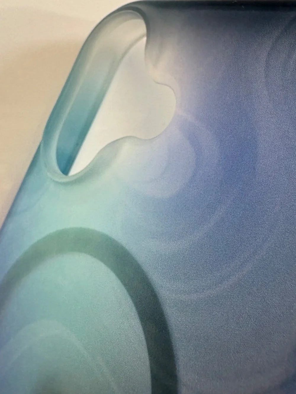 Incase Halo iPhone 16 Case